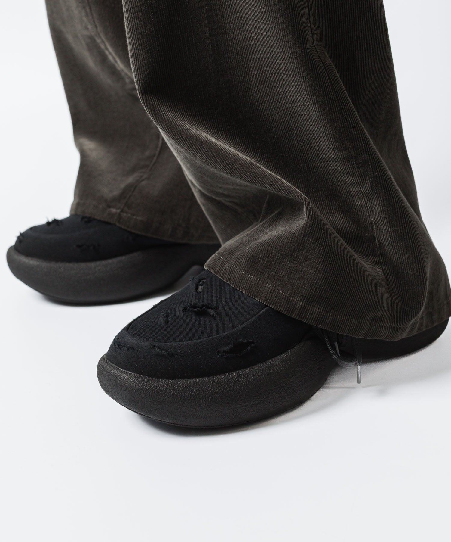 VEIN ヴェインのCOTTON JERSEY x RIPSTOP OVAL SOLE TRAINER - BLACKの公式通販サイトsession福岡セレクトショップ