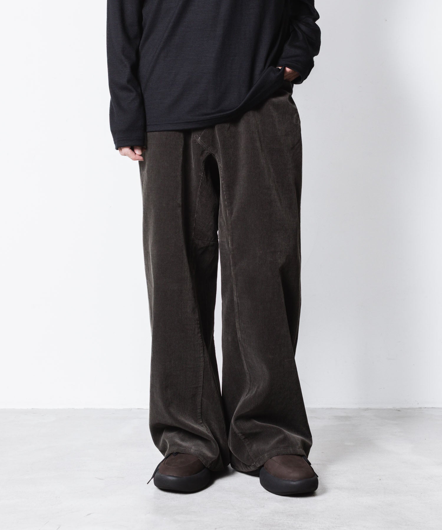 VEIN ヴェインのFINX CO CORDUROY RESIZE TROUSERS - D.GRAYの公式通販サイトsession福岡セレクトショップ