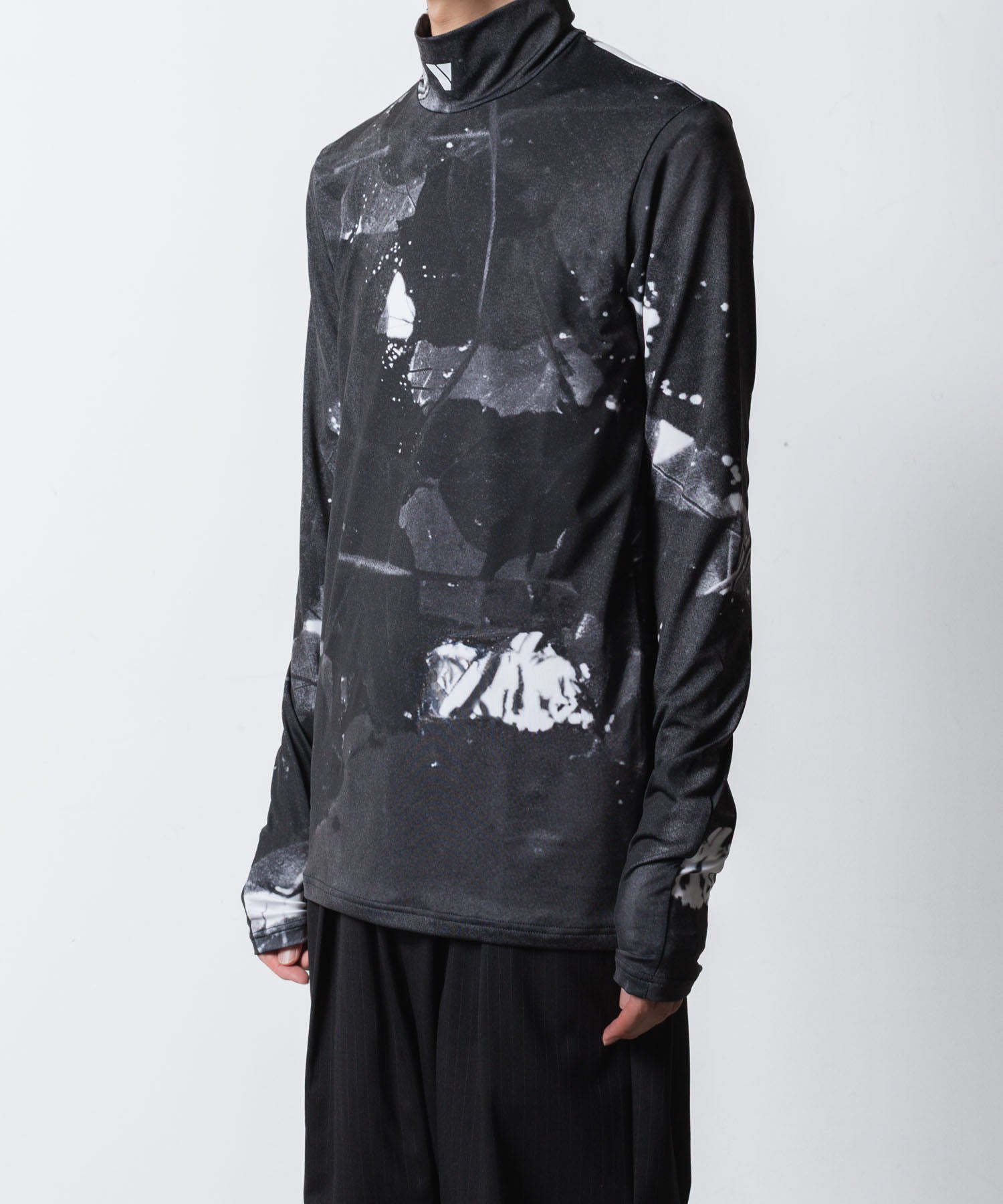 VEIN ヴェインのPRINTED COOLMAX STRETCH JERSEY VPW HIGH NECK L/S TEE - BLACKの公式通販サイトsession福岡セレクトショップ