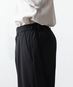 画像をギャラリービューアに読み込む, ATTACHMENT アタッチメントのWO/TA STRETCH TRO 1TUCK WIDE TROUSERS - BLACKの公式通販サイトsession福岡セレクトショップ
