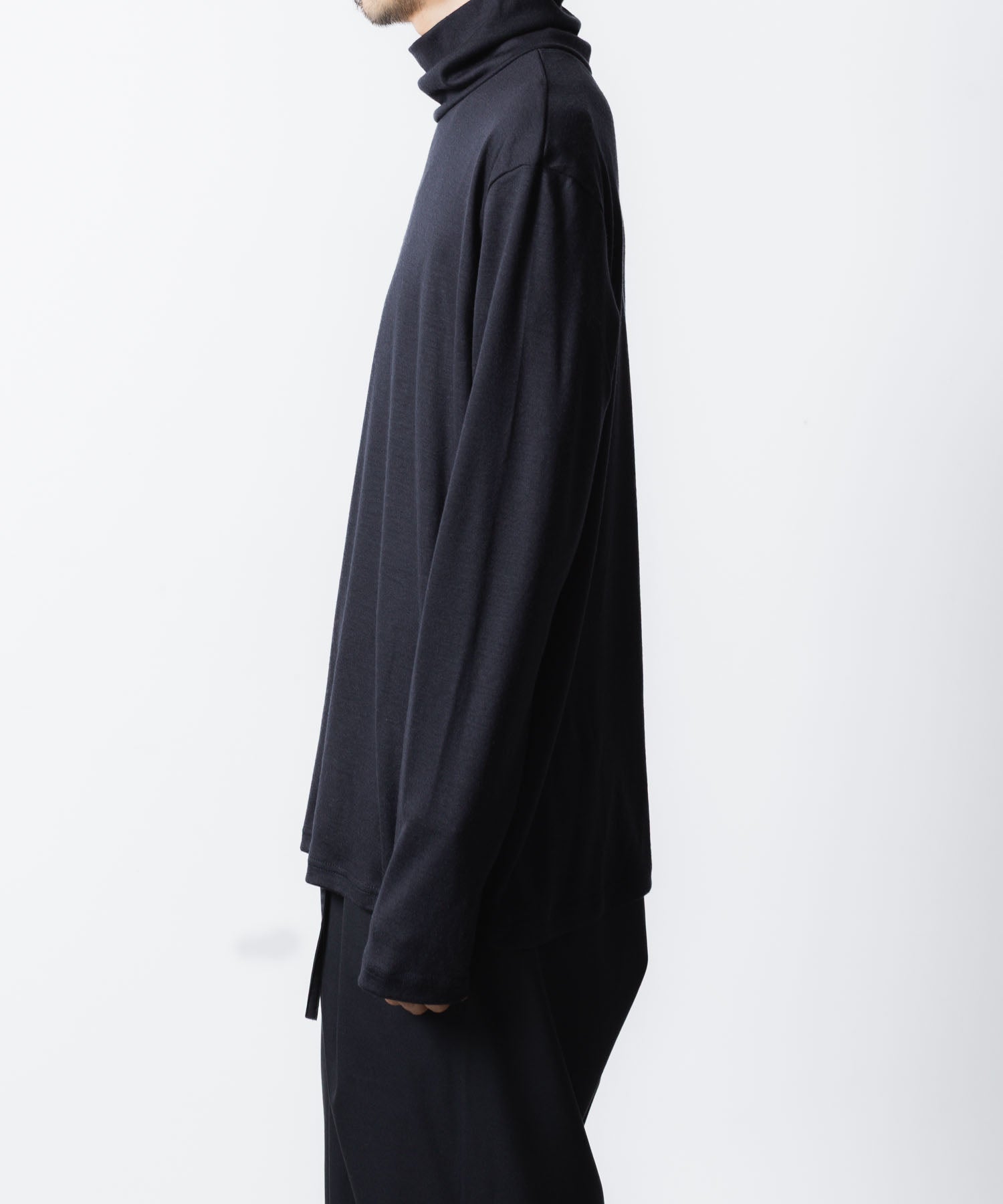 ATTACHMENT アタッチメントの1/60 WOOL SMOOTH HIGH NECK TURTLE L/S TEE - NAVYの公式通販サイトsession福岡セレクトショップ