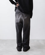 画像をギャラリービューアに読み込む, ATTACHMENT / EXCLUSIVE ITEMアタッチメントの11oz DENIM 1TUCK BELTED PANTS  - BLACKの公式通販サイトsession福岡セレクトショップ

