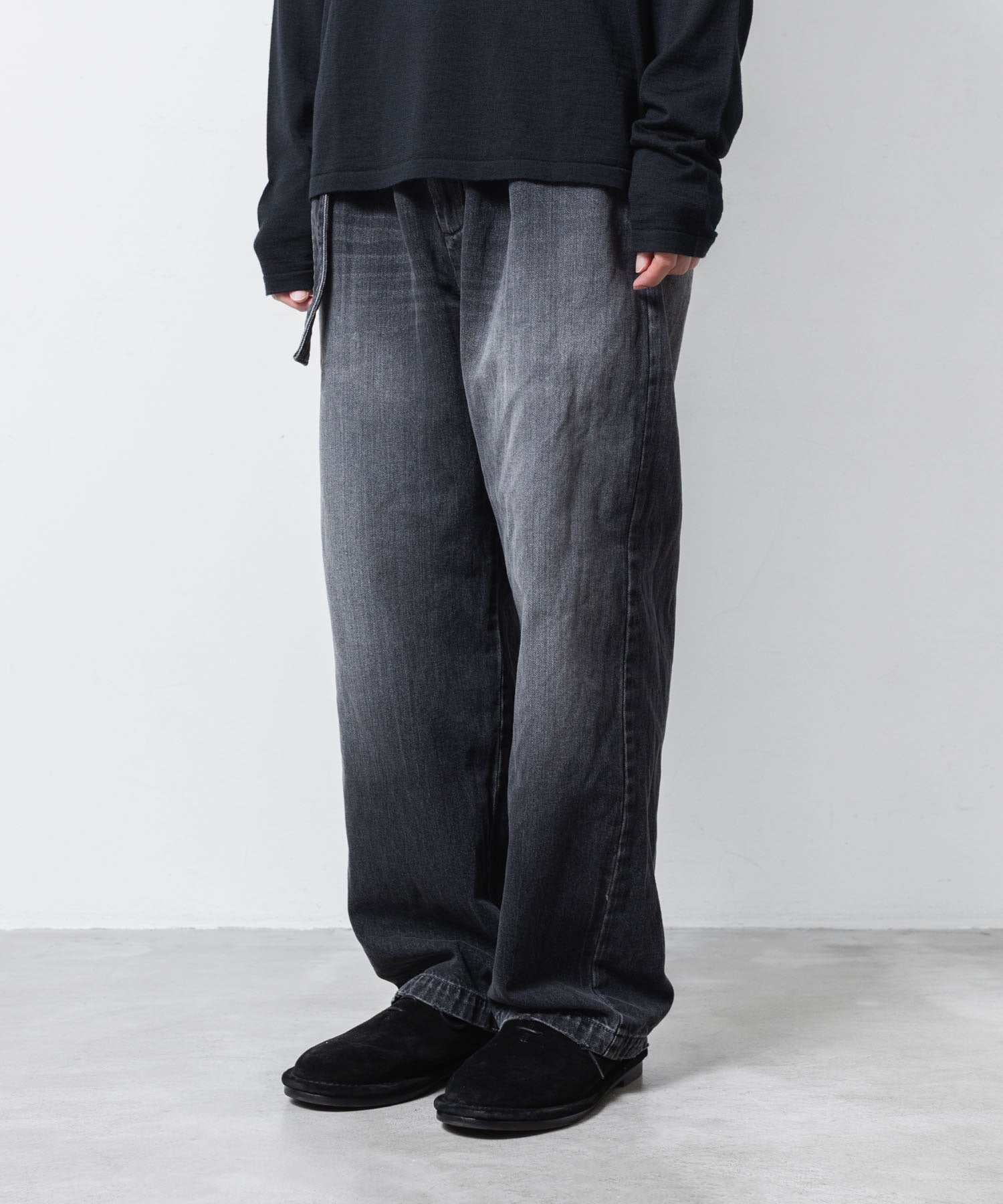 ATTACHMENT / EXCLUSIVE ITEMアタッチメントの11oz DENIM 1TUCK BELTED PANTS  - BLACKの公式通販サイトsession福岡セレクトショップ