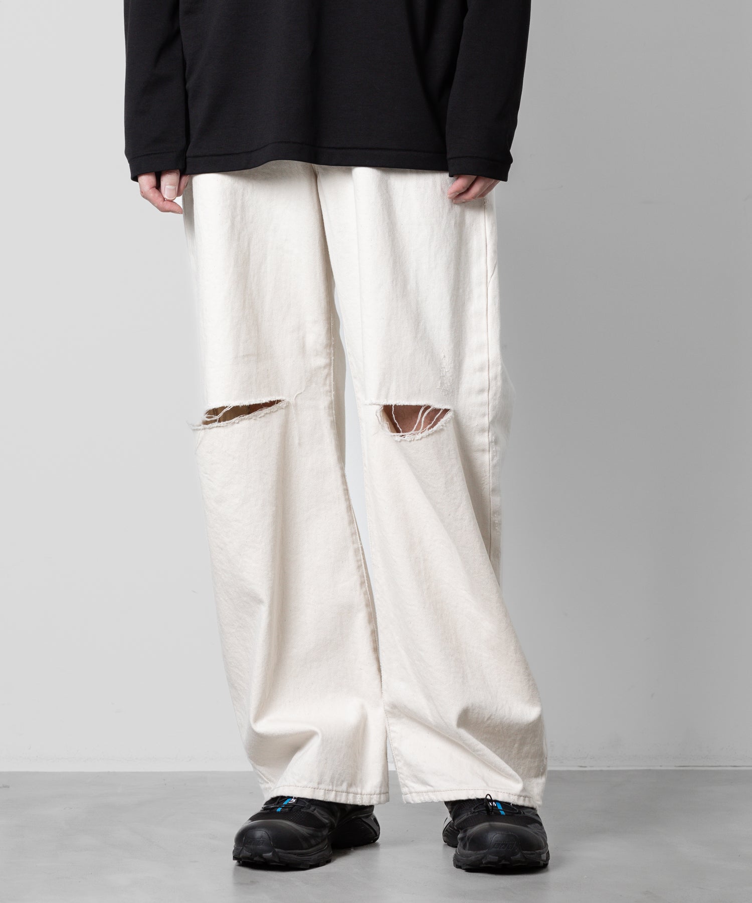 【ATTACHMENT】ATTACHMENT アタッチメントの11oz DENIM WIDE CURVE JEANS - OFF WHITE 公式通販サイトsession福岡セレクトショップ