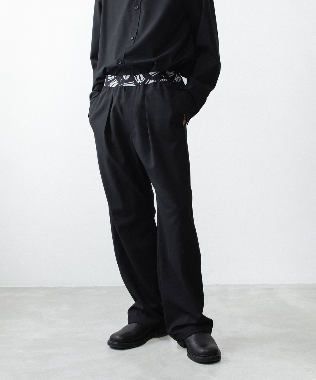 VEIN ヴェインの3/60 HIGH TWIST WOOL TRO EASY TROUSERS - BLACKの公式通販サイトsession福岡セレクトショップ