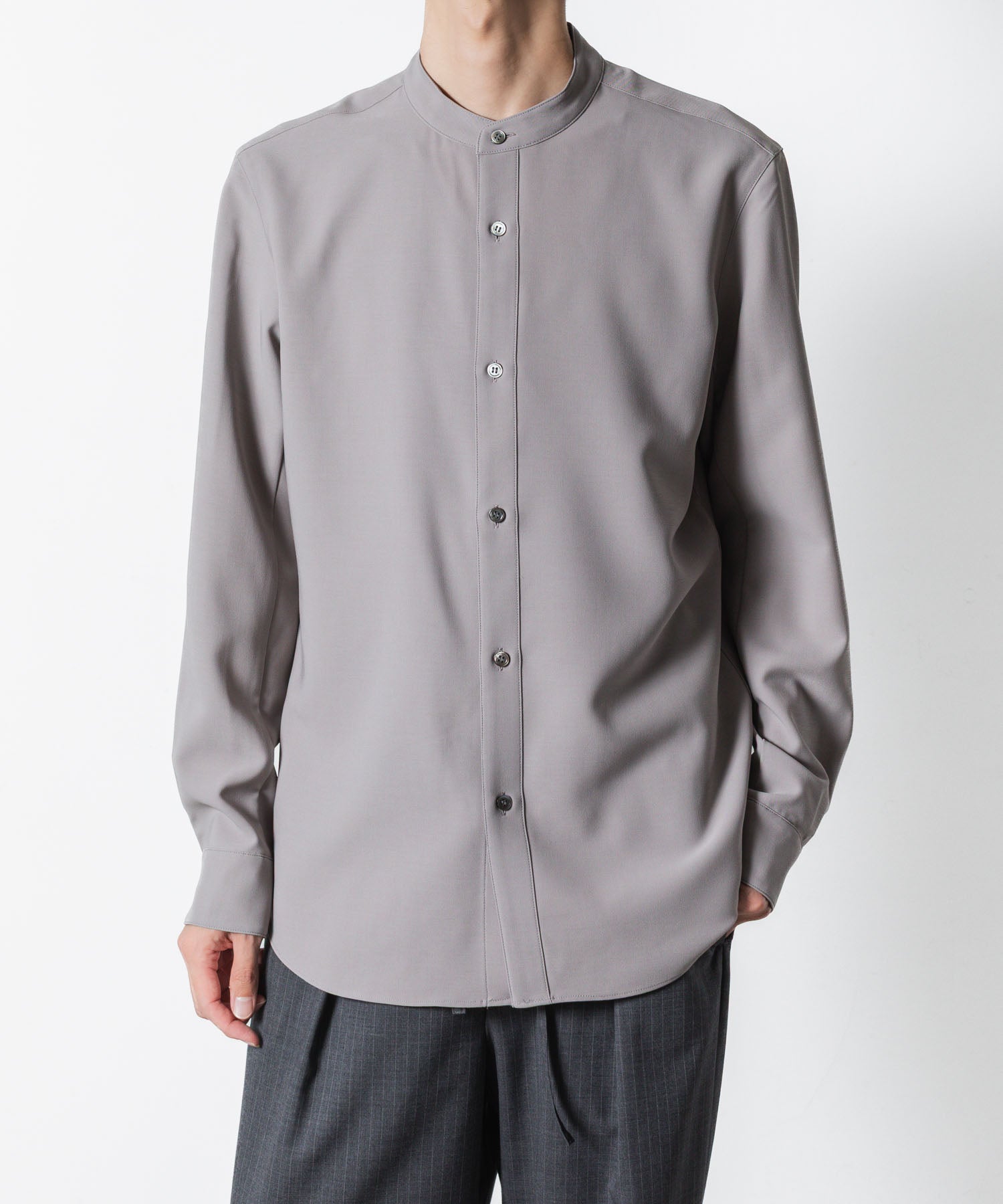 ATTACHMENT アタッチメントのPE COMPACT TWILL BAND COLLAR DRESS SHIRT - L.KH GRAYの公式通販サイトsession福岡セレクトショップ
