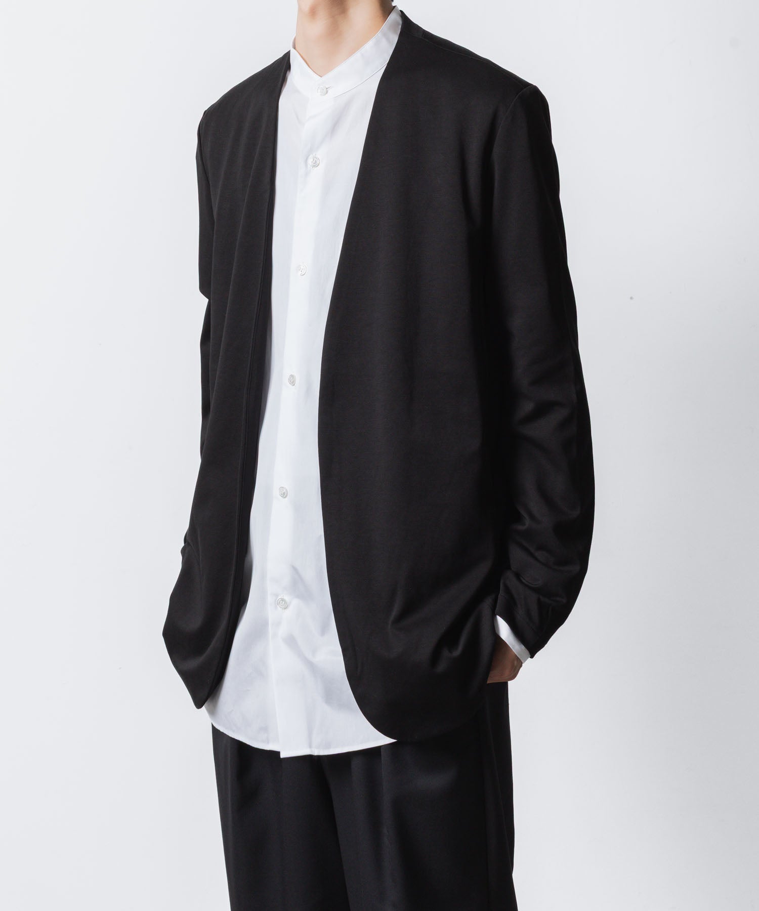 ATTACHMENT アタッチメントのCOTTON DOUBLE FACE COLLARLESS CARDIGAN - BLACKの公式通販サイトsession福岡セレクトショップ