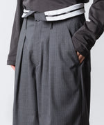 画像をギャラリービューアに読み込む, ATTACHMENT アタッチメントのT/W/SI STRETCH GABARDINE FLAP TROUSERS - S.GRAYの公式通販サイトsession福岡セレクトショップ
