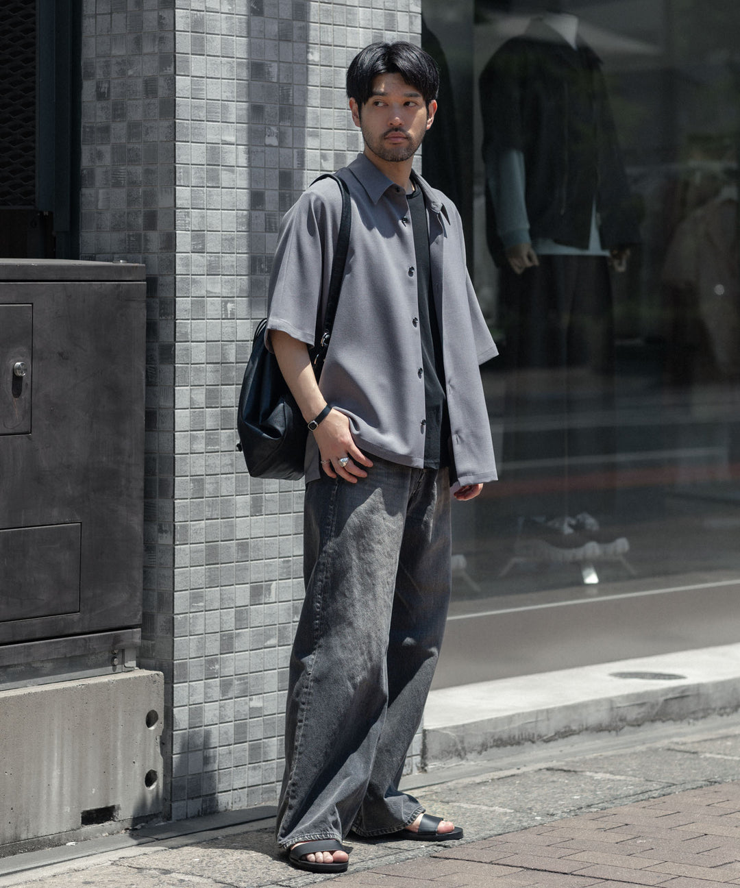 ATTACHMENT アタッチメントのSMOOTH LEATHER SLIDE SANDAL - BLACKの公式通販サイトsession福岡セレクトショップ