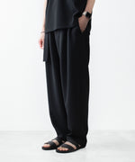 画像をギャラリービューアに読み込む, ATTACHMENT アタッチメントのPE STRETCH DOUBLE CLOTH BELTED WIDE TAPERED TROUSERS - BLACKの公式通販サイトsession福岡セレクトショップ
