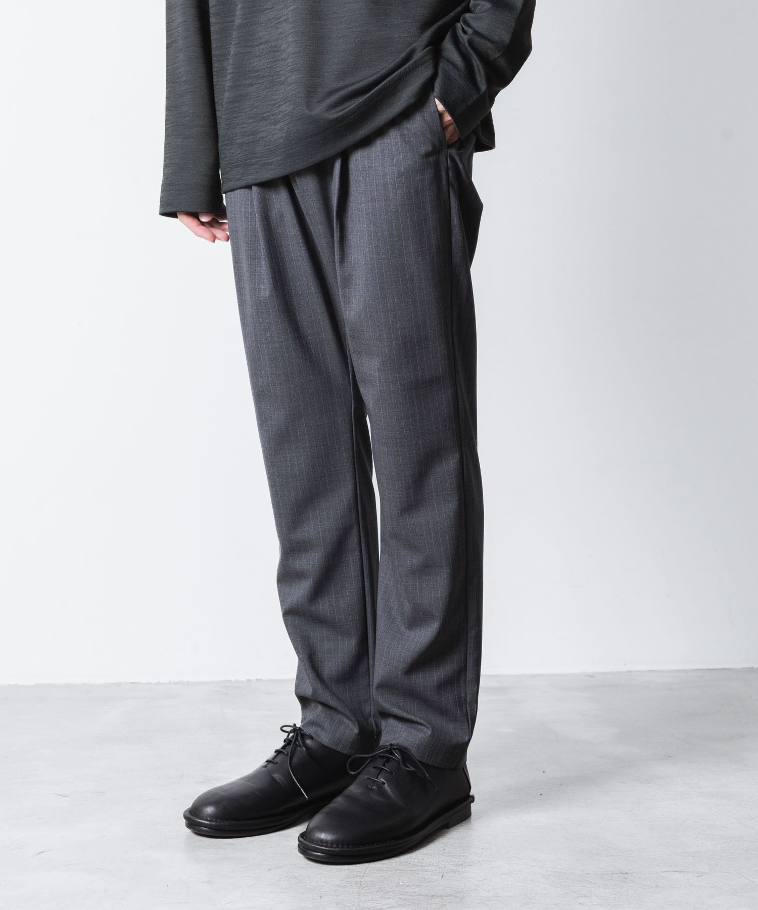 ATTACHMENT アタッチメントのT/W/SI STRETCH GABARDINE REGULAR FIT EASY TROUSERS - S.GRAYの公式通販サイトsession福岡セレクトショップ