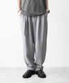 【 ATTACHMENT 】PE STRETCH DOUBLE CLOTH BELTED WIDE TAPERED TROUSERS - L.GRAY