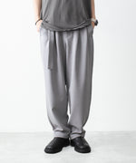 画像をギャラリービューアに読み込む, 【 ATTACHMENT 】PE STRETCH DOUBLE CLOTH BELTED WIDE TAPERED TROUSERS - L.GRAY
