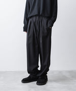 画像をギャラリービューアに読み込む, ATTACHMENT アタッチメントのT/W/SI STRETCH GABARDINE 1TUCK EASY TROUSERS - S.BLACKの公式通販サイトsession福岡セレクトショップ
