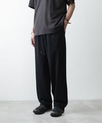画像をギャラリービューアに読み込む, ATTACHMENT アタッチメントのCO STRETCH TERRY 1TUCK EASY TROUSERS - BLACKの公式通販サイトsession福岡セレクトショップ
