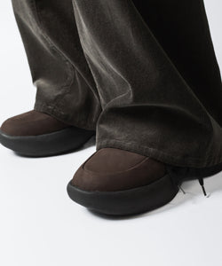 VEIN 】COW LEATHER NUBUCK OVAL SOLE TRAINER - BROWN | 公式通販