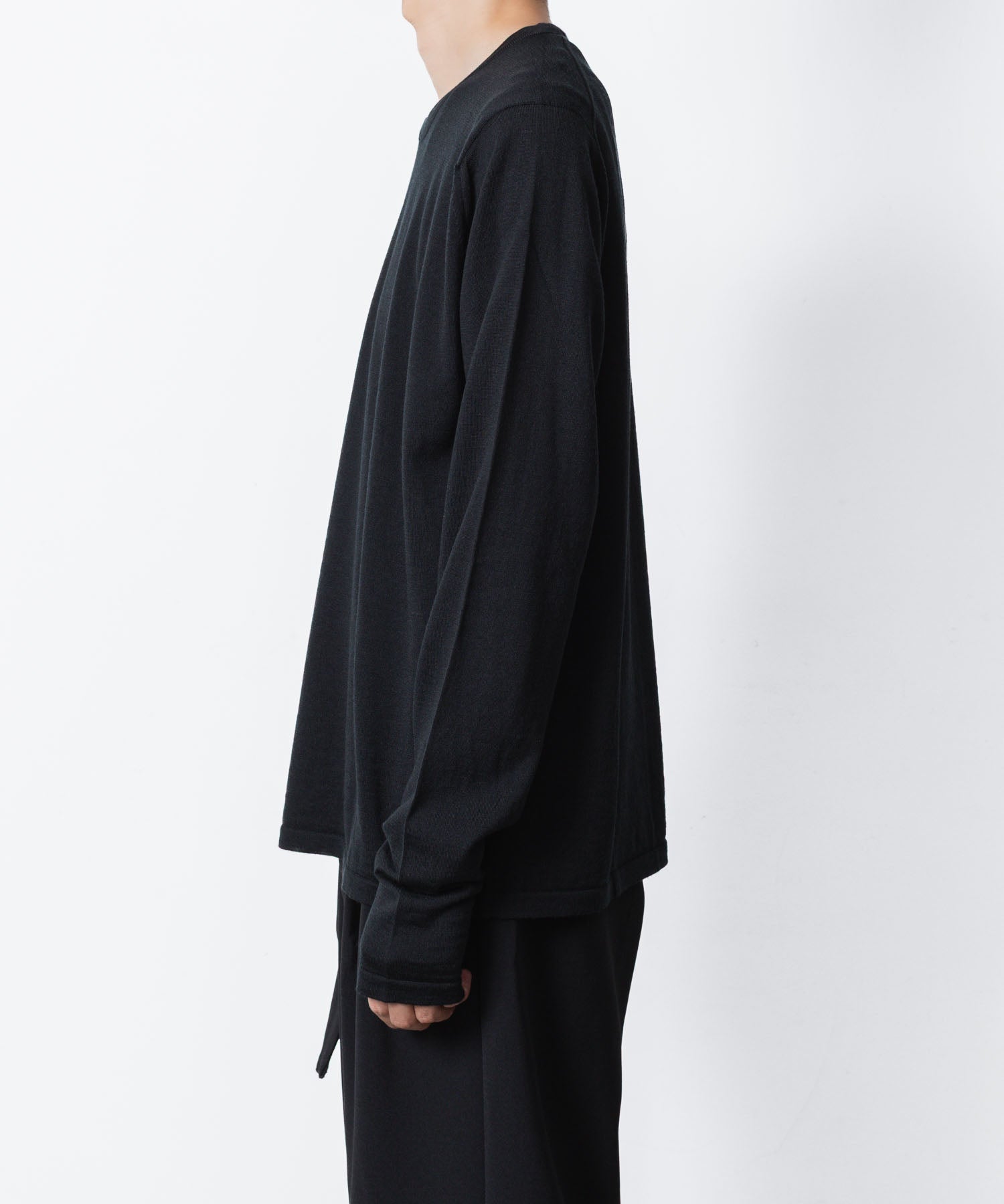 ATTACHMENT アタッチメントの× JOHN SMEDLEY MERINO EXTRAFINE WELTED CREW NECK L/S - BLACKの公式通販サイトsession福岡セレクトショップ