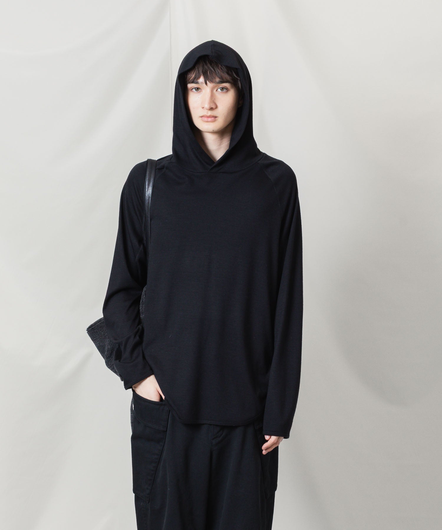 ATTACHMENT アタッチメントの1/60 WOOL SMOOTH HOODED PULLOVER - BLACKの公式通販サイトsession福岡セレクトショップ