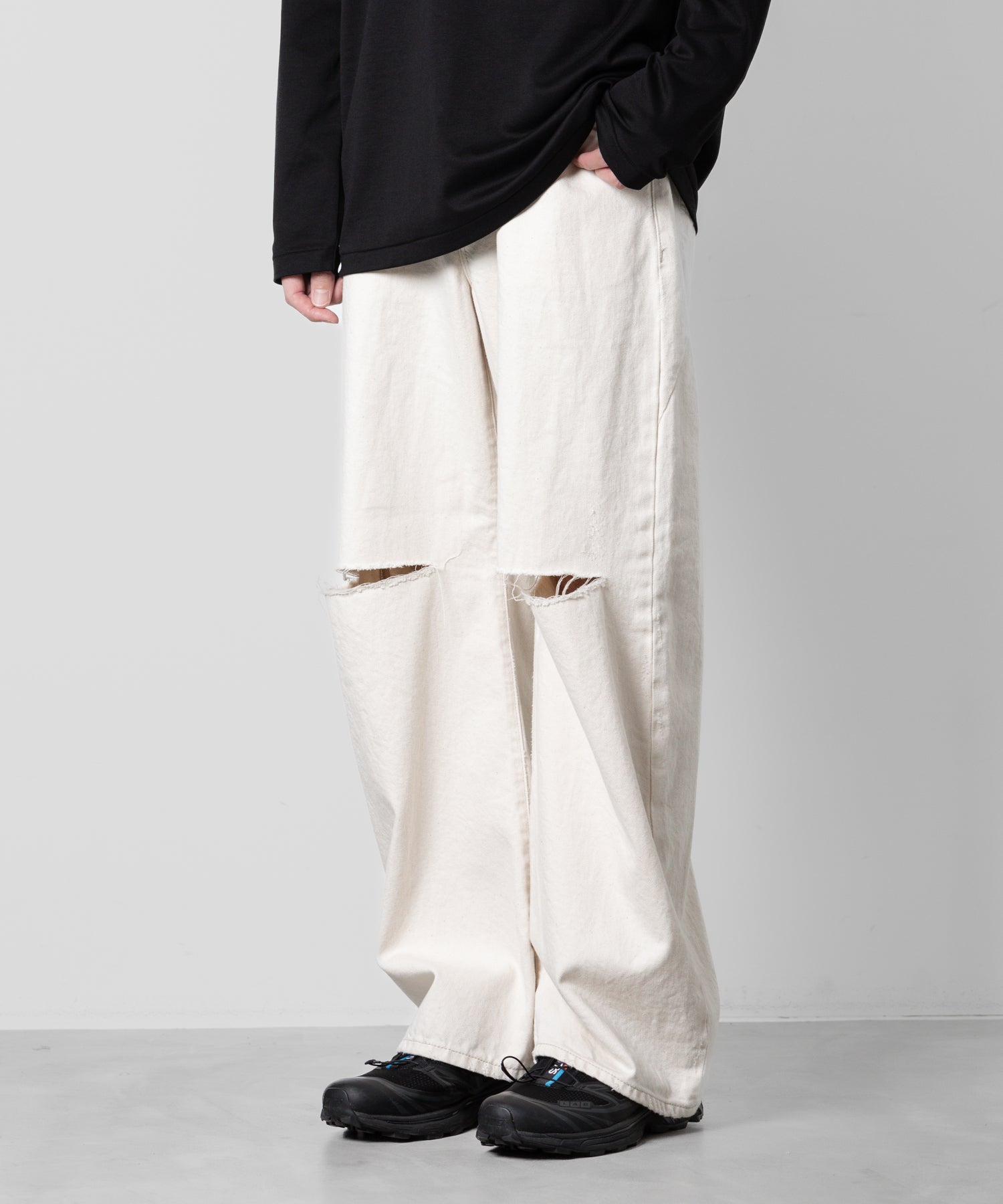 【ATTACHMENT】ATTACHMENT アタッチメントの11oz DENIM WIDE CURVE JEANS - OFF WHITE 公式通販サイトsession福岡セレクトショップ