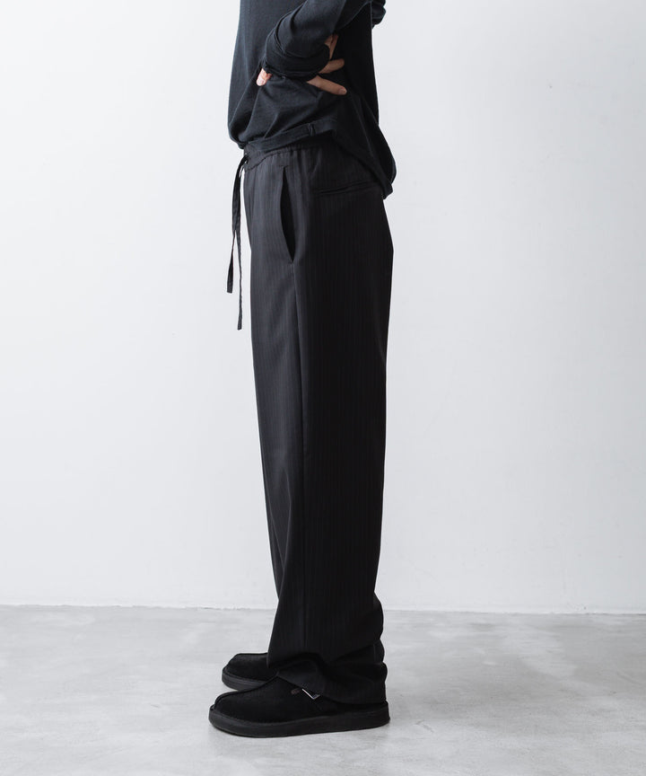 ATTACHMENT アタッチメントのT/W/SI STRETCH GABARDINE 1TUCK EASY TROUSERS - S.BLACKの公式通販サイトsession福岡セレクトショップ