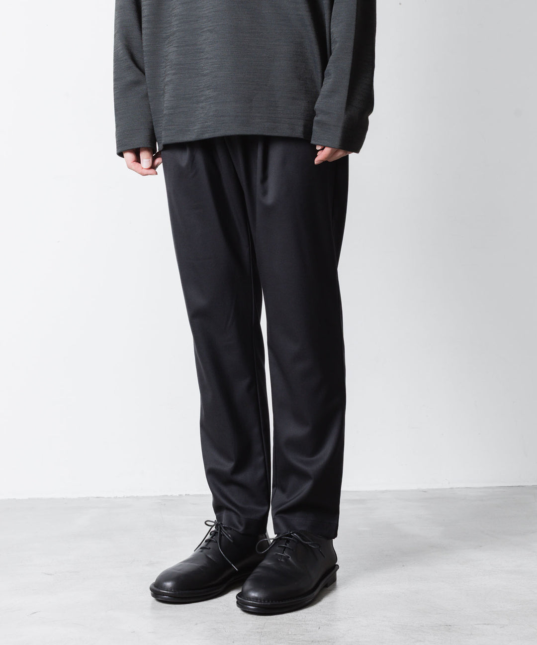 ATTACHMENT アタッチメントのT/W/SI STRETCH GABARDINE REGULAR FIT EASY TROUSERS - BLACKの公式通販サイトsession福岡セレクトショップ