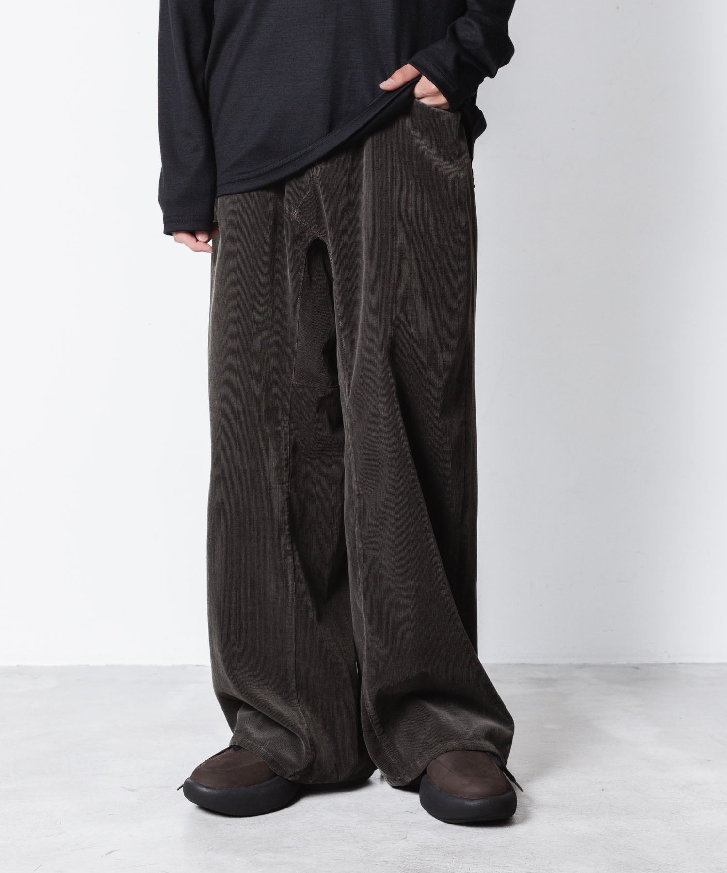 VEIN ヴェインのFINX CO CORDUROY RESIZE TROUSERS - D.GRAYの公式通販サイトsession福岡セレクトショップ