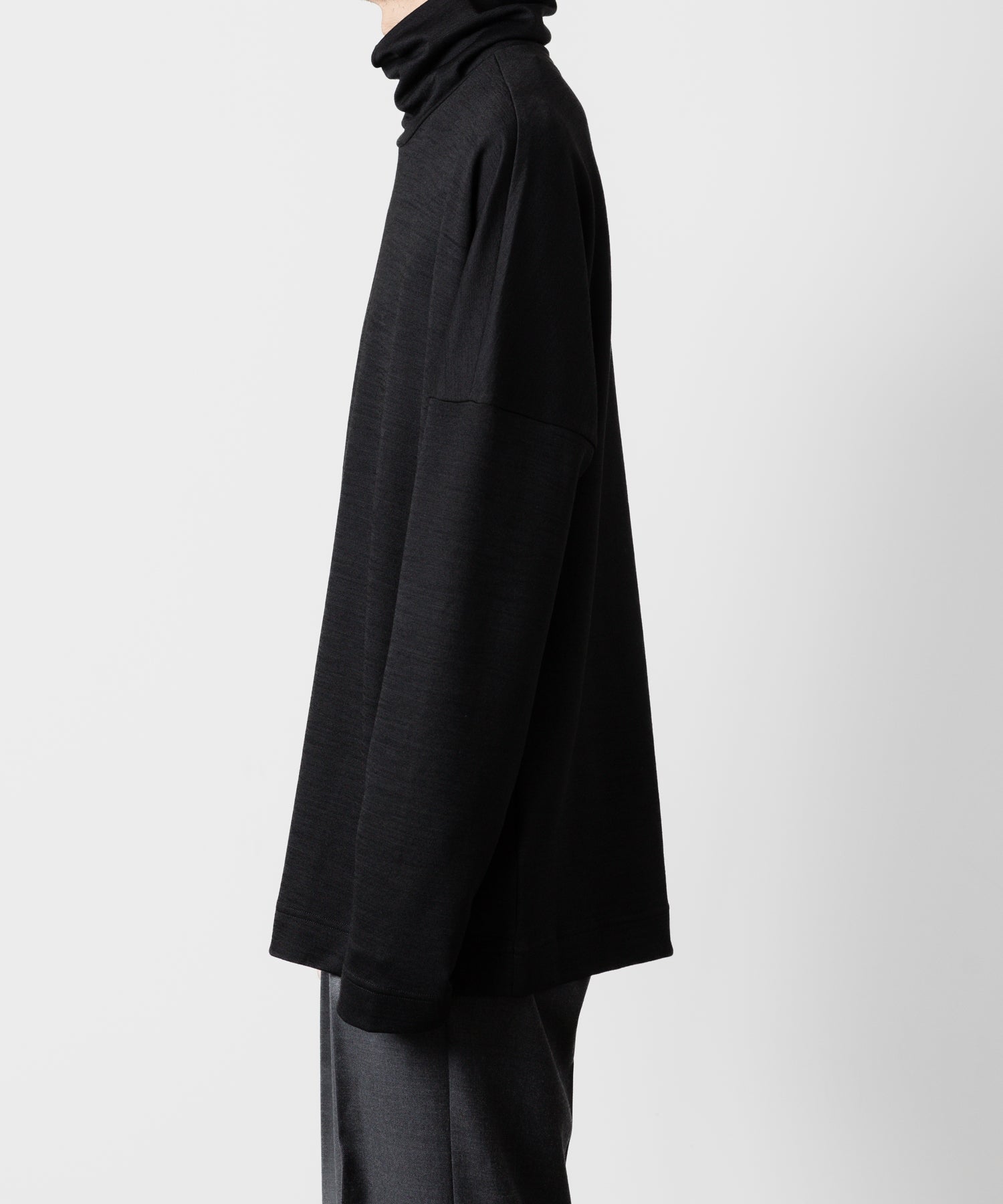 ATTACHMENT アタッチメントのWO/NY SMOOTH OVERSIZED HIGHNECK L/S TEE - BLACK 公式通販サイトsession福岡セレクトショップ