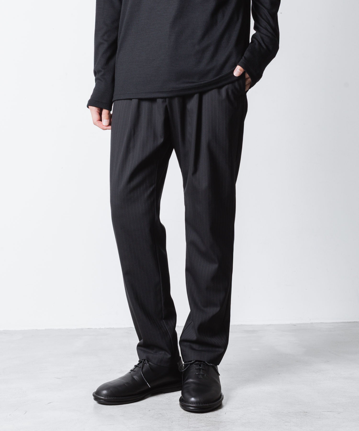 ATTACHMENT アタッチメントのT/W/SI STRETCH GABARDINE REGULAR FIT EASY TROUSERS - S.BLACKの公式通販サイトsession福岡セレクトショップ