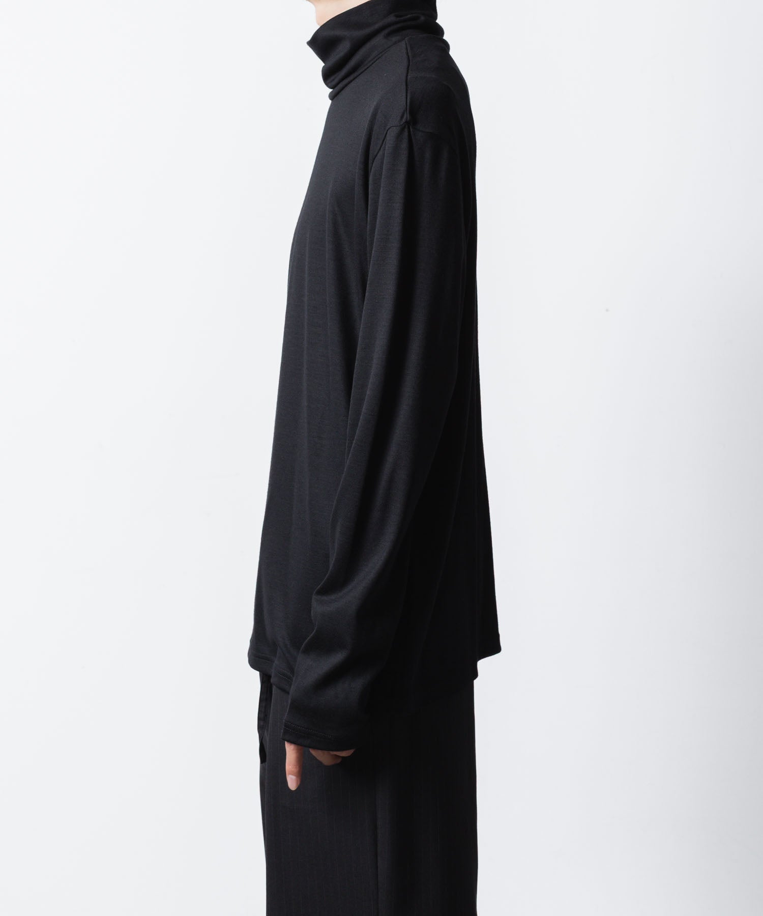 ATTACHMENT アタッチメントの1/60 WOOL SMOOTH HIGH NECK TURTLE L/S TEE - BLACKの公式通販サイトsession福岡セレクトショップ