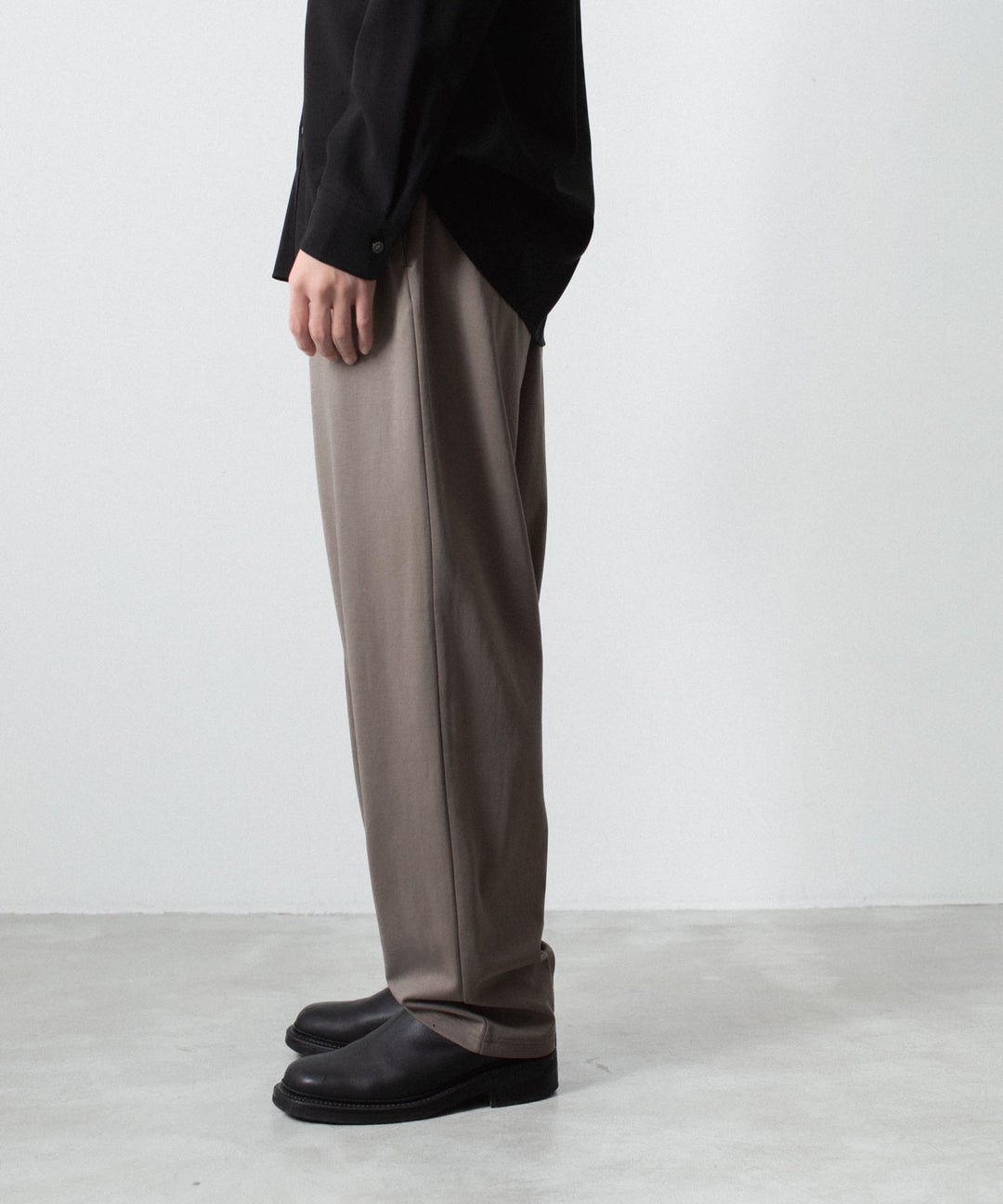 ATTACHMENT アタッチメントのCOTTON DOUBLE FACE LOUNGE TROUSERS - KHAKI GRAYの公式通販サイトsession福岡セレクトショップ