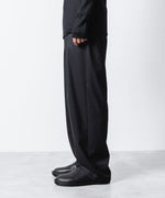 画像をギャラリービューアに読み込む, ATTACHMENT アタッチメントのT/W/SI STRETCH GABARDINE 1TUCK EASY TROUSERS - BLACKの公式通販サイトsession福岡セレクトショップ
