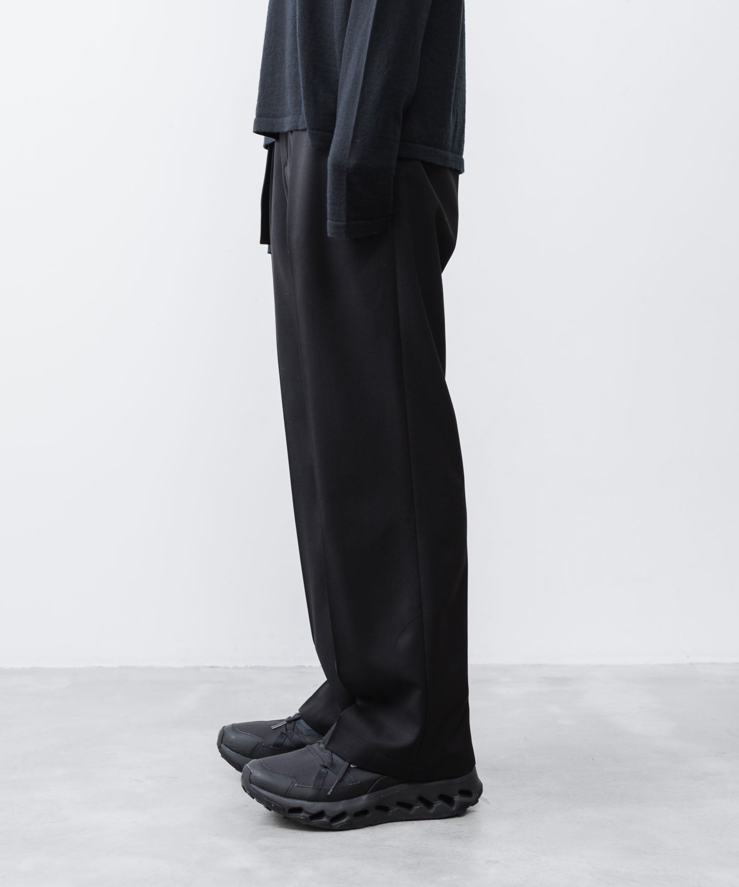 ATTACHMENT / EXCLUSIVE ITEMアタッチメントのWO/PE STRECH GABARDINE BELTED TROUSERS - BLACKの公式通販サイトsession福岡セレクトショップ