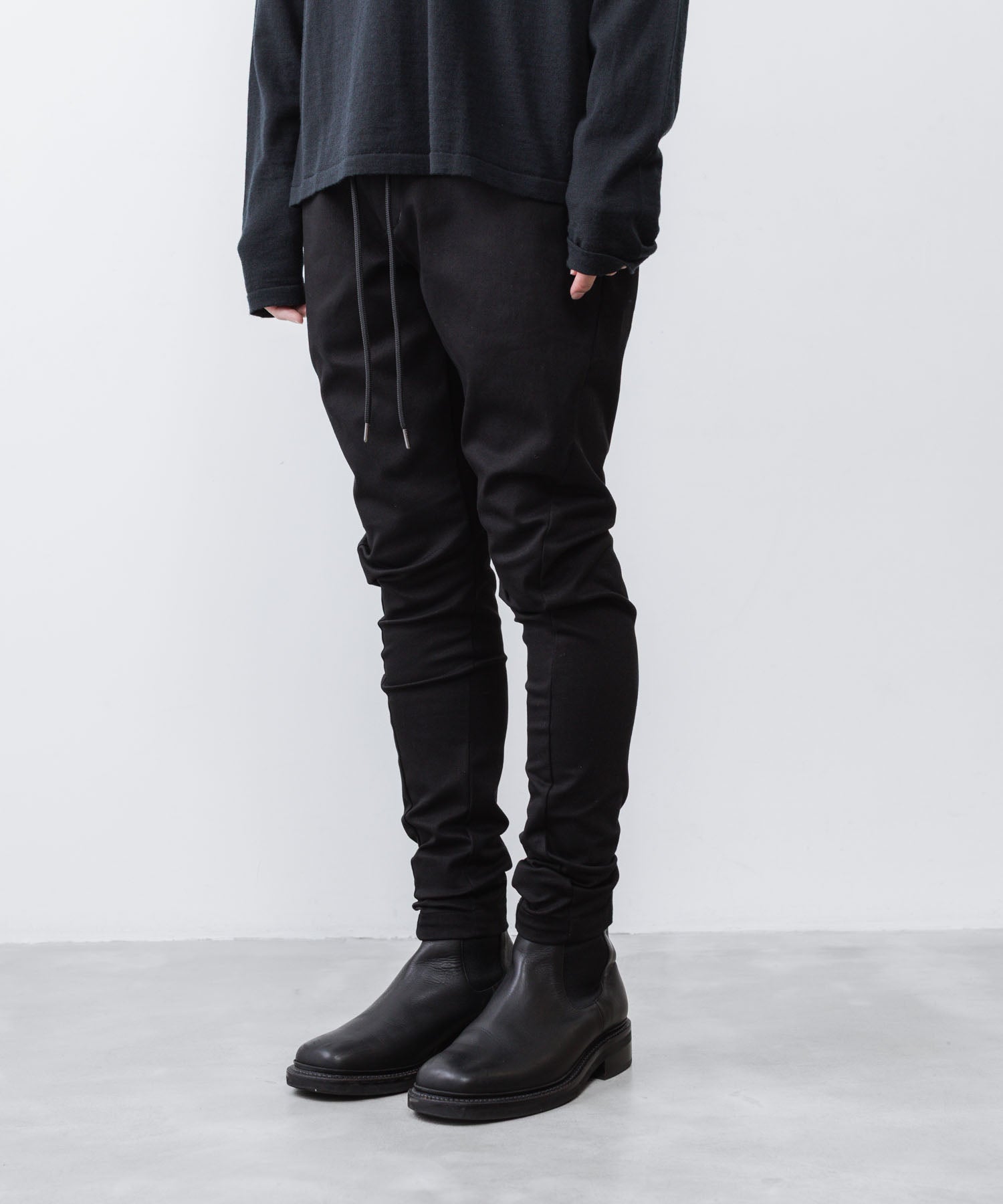 ATTACHMENT / EXCLUSIVE ITEMアタッチメントのRUBBER STRETCH TWILL THREE DIMENSIONAL PANTS - BLACKの公式通販サイトsession福岡セレクトショップ
