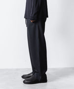 画像をギャラリービューアに読み込む, ATTACHMENT アタッチメントのT/W/SI STRETCH GABARDINE 1TUCK EASY TROUSERS - D.NAVYの公式通販サイトsession福岡セレクトショップ
