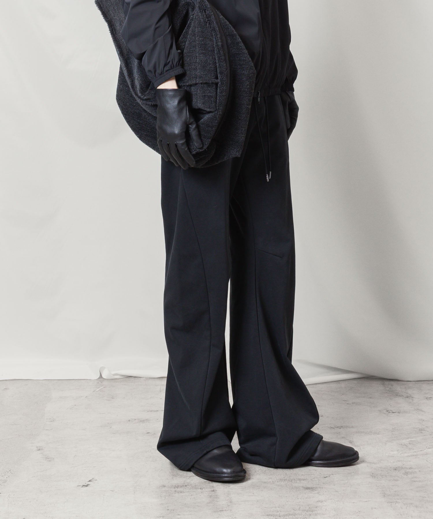 ATTACHMENT アタッチメントのCO STRECH TERRY 3D WIDE TROUSERS - BLACKの公式通販サイトsession福岡セレクトショップ