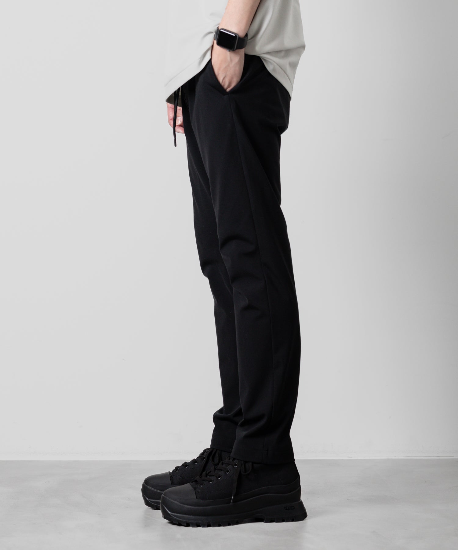 【ATTACHMENT】ATTACHMENT アタッチメントのNY/CO STRETCH JERSEY REGULAR FIT EASY TROUSERS - BLACK 公式通販サイトsession福岡セレクトショップ