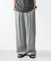 【 ATTACHMENT 】WO/TA STRETCH TRO 1TUCK WIDE TROUSERS - X.GRAY