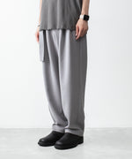 画像をギャラリービューアに読み込む, 【 ATTACHMENT 】PE STRETCH DOUBLE CLOTH BELTED WIDE TAPERED TROUSERS - L.GRAY
