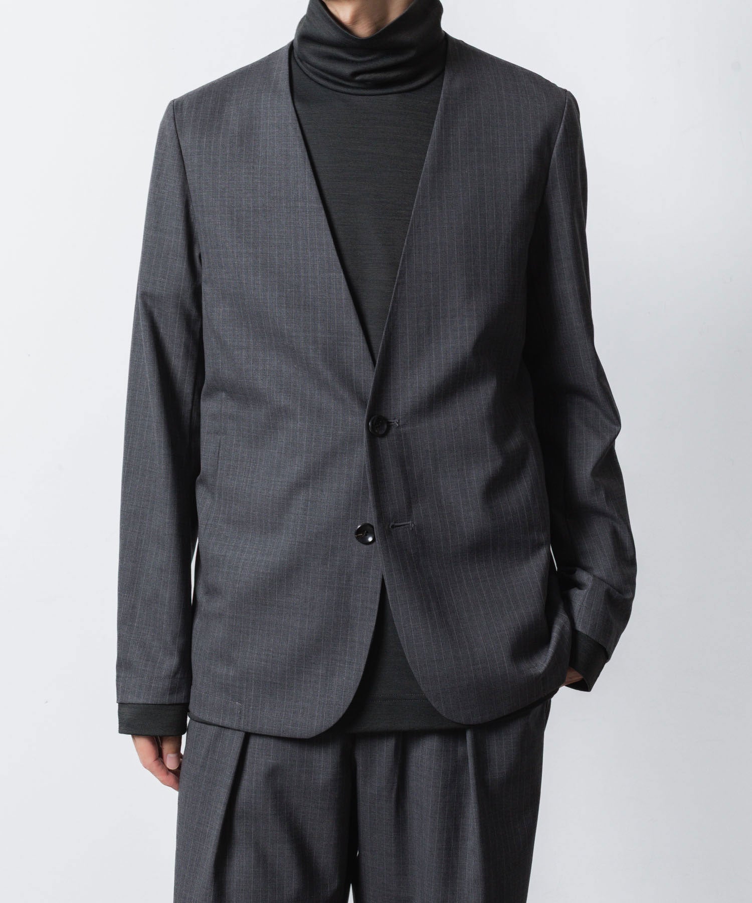 ATTACHMENT アタッチメントのT/W/SI STRETCH GABARDINE COLLARLESS JKT - S.GRAYの公式通販サイトsession福岡セレクトショップ