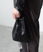 画像をギャラリービューアに読み込む, ATTACHMENT / EXCLUSIVE ITEMアタッチメントのSYNTHETIC LEATHER SMALL BUCKET BAG - BLACKの公式通販サイトsession福岡セレクトショップ
