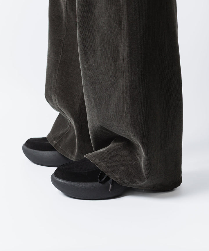 VEIN ヴェインのCOW LEATHER NUBUCK OVAL SOLE  TRAINER - BLACKの公式通販サイトsession福岡セレクトショップ