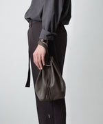 画像をギャラリービューアに読み込む, ATTACHMENT / EXCLUSIVE ITEMアタッチメントのSYNTHETIC LEATHER SMALL BUCKET BAG - D.BROWNの公式通販サイトsession福岡セレクトショップ
