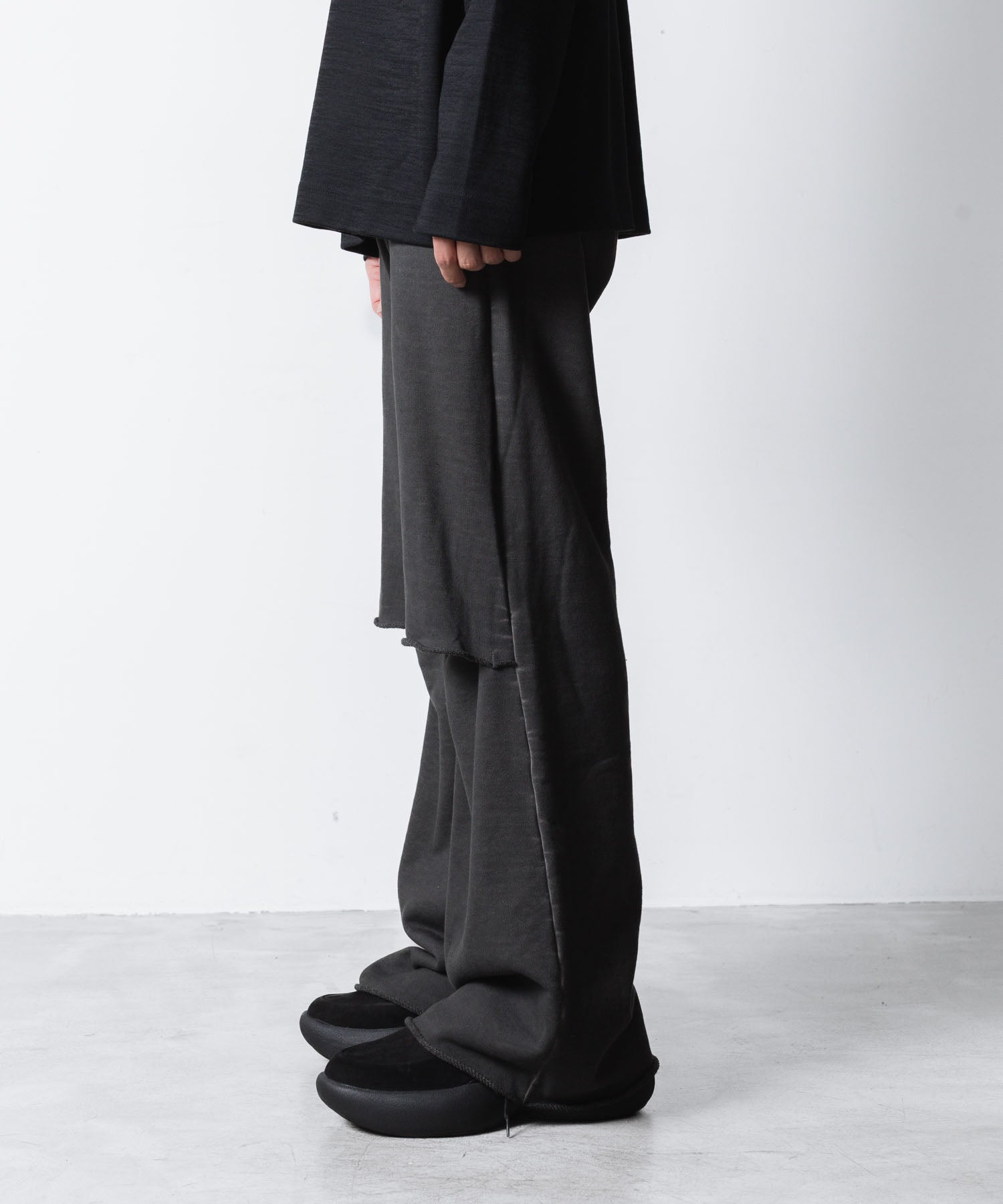 VEIN ヴェインのJUMBERCA TERRY COLD DYED CUT OFF BAGGY TROUSERS - GRAYの公式通販サイトsession福岡セレクトショップ