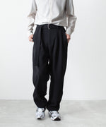 画像をギャラリービューアに読み込む, ATTACHMENT アタッチメントのPE STRETCH DOUBLE CLOTH BELTED WIDE TAPERED TROUSERS - BLACKの公式通販サイトsession福岡セレクトショップ
