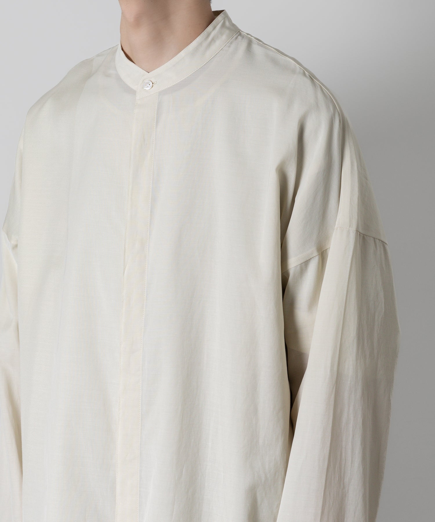 【ATTACHMENT】ATTACHMENT アタッチメントのRY/CO JACQUARD OVERSIZED BAND COLLAR L/S - OFF WITE 公式通販サイトsession福岡セレクトショップ