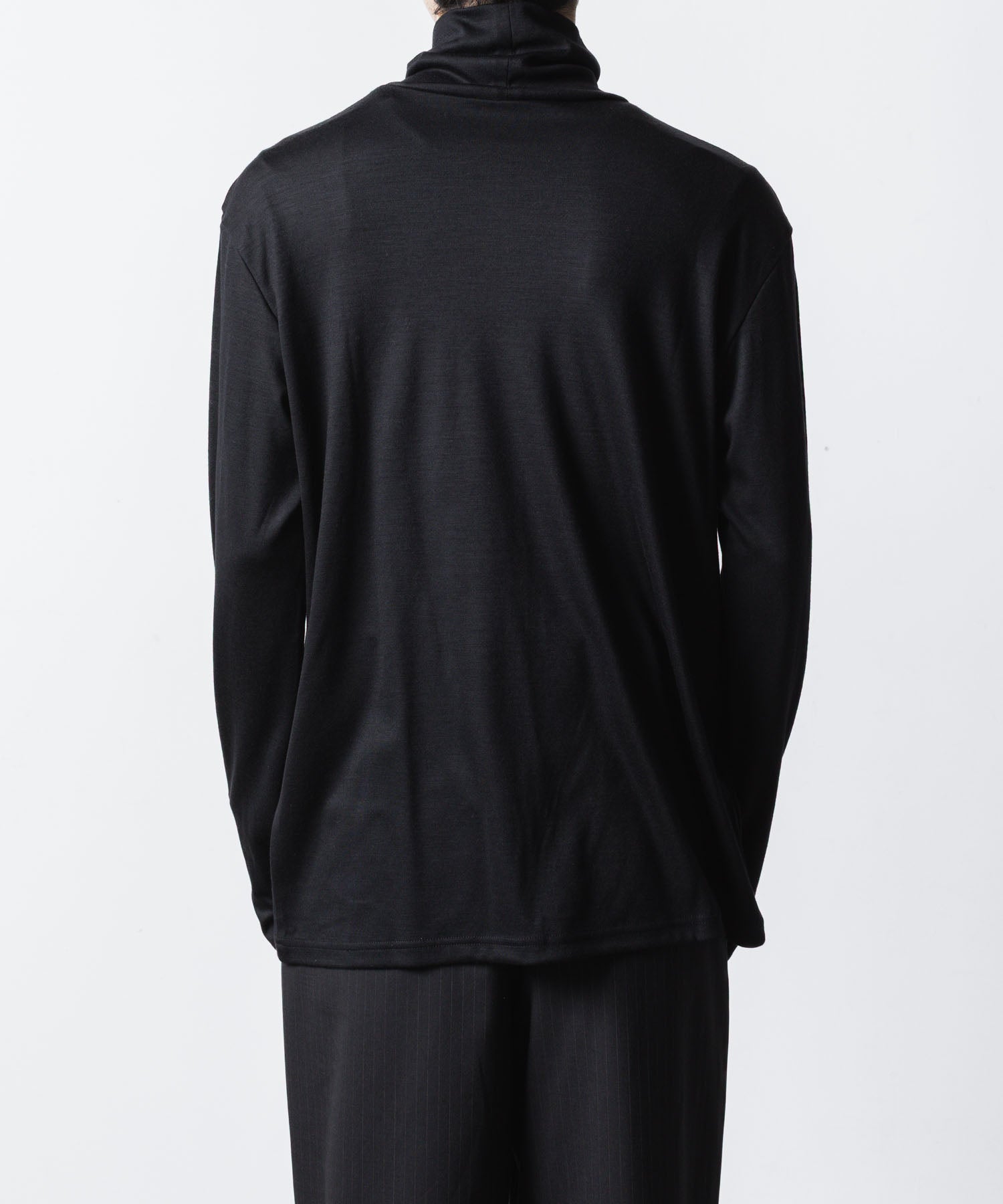 ATTACHMENT アタッチメントの1/60 WOOL SMOOTH HIGH NECK TURTLE L/S TEE - BLACKの公式通販サイトsession福岡セレクトショップ