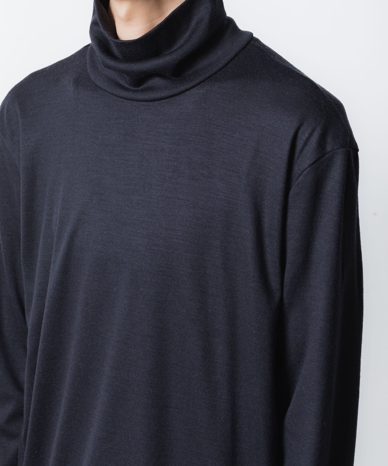 ATTACHMENT アタッチメントの1/60 WOOL SMOOTH HIGH NECK TURTLE L/S TEE - NAVYの公式通販サイトsession福岡セレクトショップ