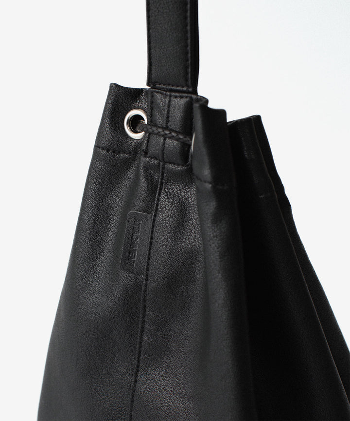 ATTACHMENT / EXCLUSIVE ITEMアタッチメントのSYNTHETIC LEATHER SMALL BUCKET BAG - BLACKの公式通販サイトsession福岡セレクトショップ