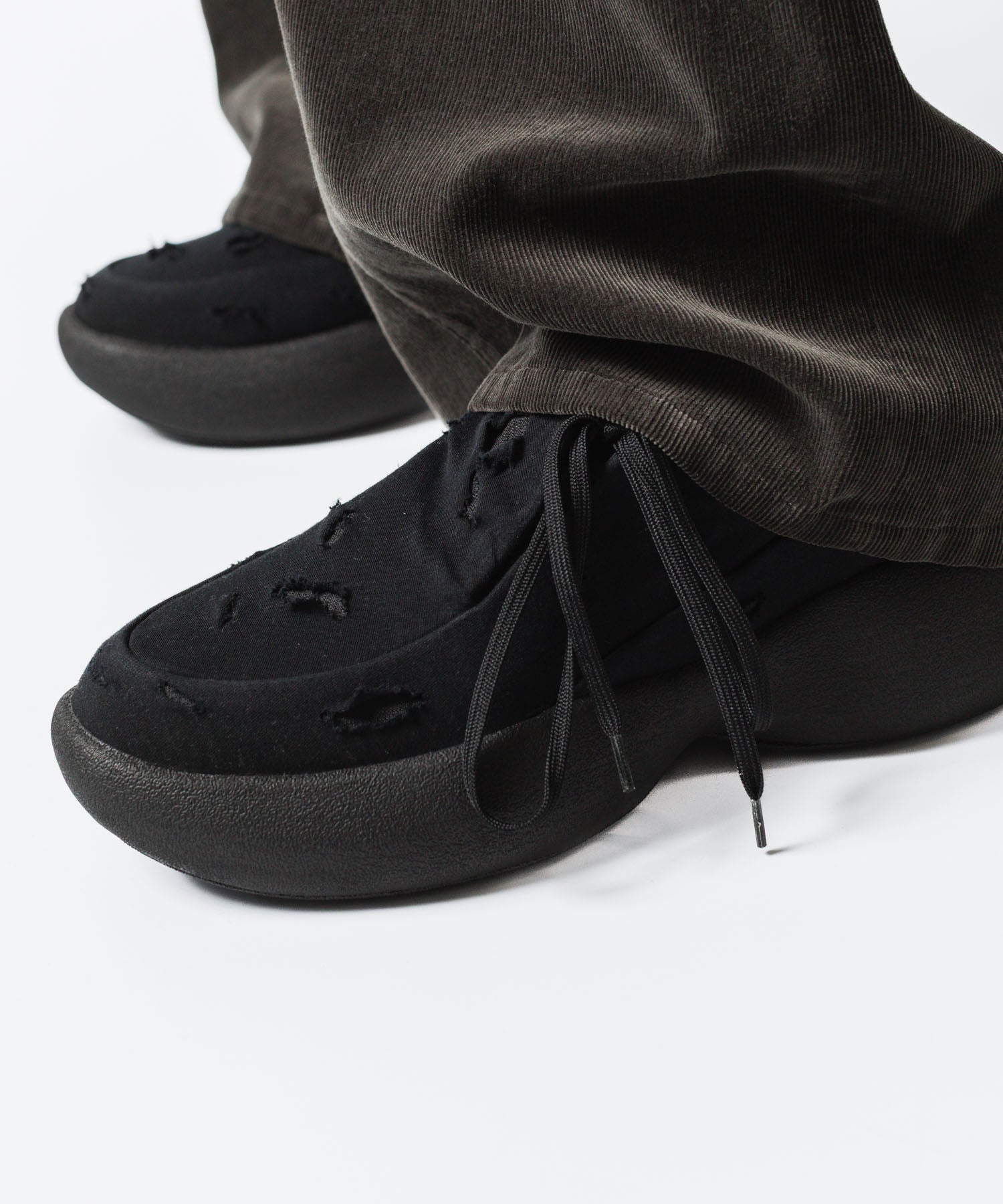 VEIN ヴェインのCOTTON JERSEY x RIPSTOP OVAL SOLE TRAINER - BLACKの公式通販サイトsession福岡セレクトショップ