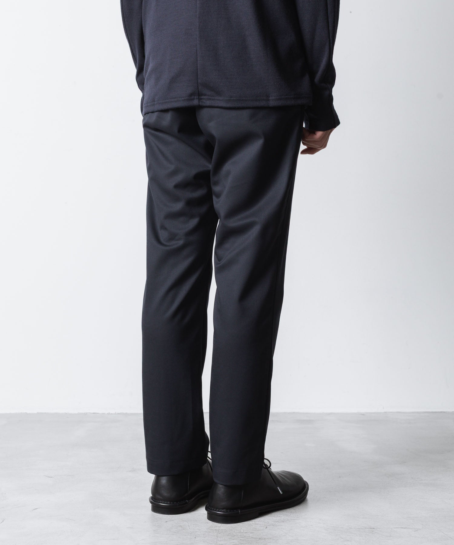 ATTACHMENT アタッチメントのT/W/SI STRETCH GABARDINE REGULAR FIT EASY TROUSERS - D.NAVYの公式通販サイトsession福岡セレクトショップ